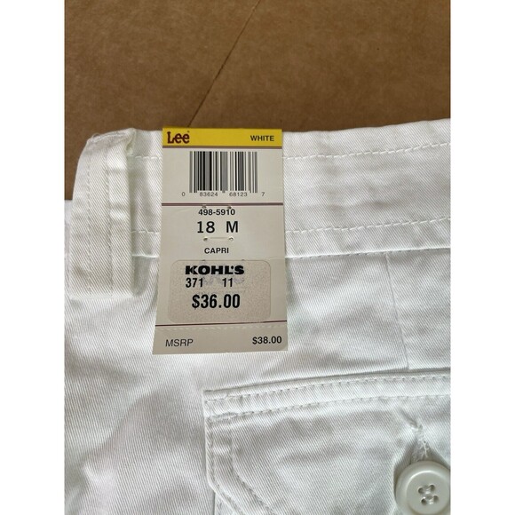New Lee Womens Capris Size 18M, White, NWT MSRP $38 - Picture 2 of 10